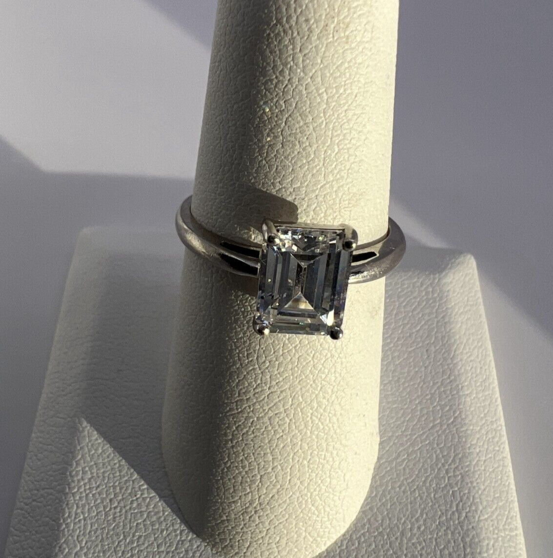 925 Sterling Silver & CZ Ring Size 7
