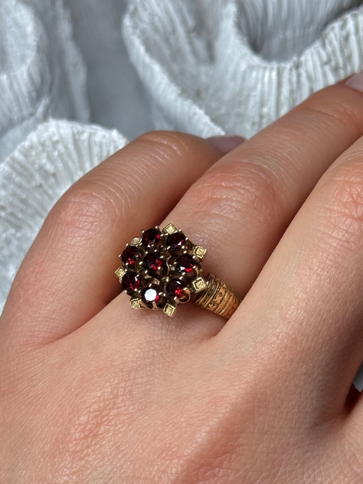 14K Yellow Gold Ring Garnet Flower Size 5