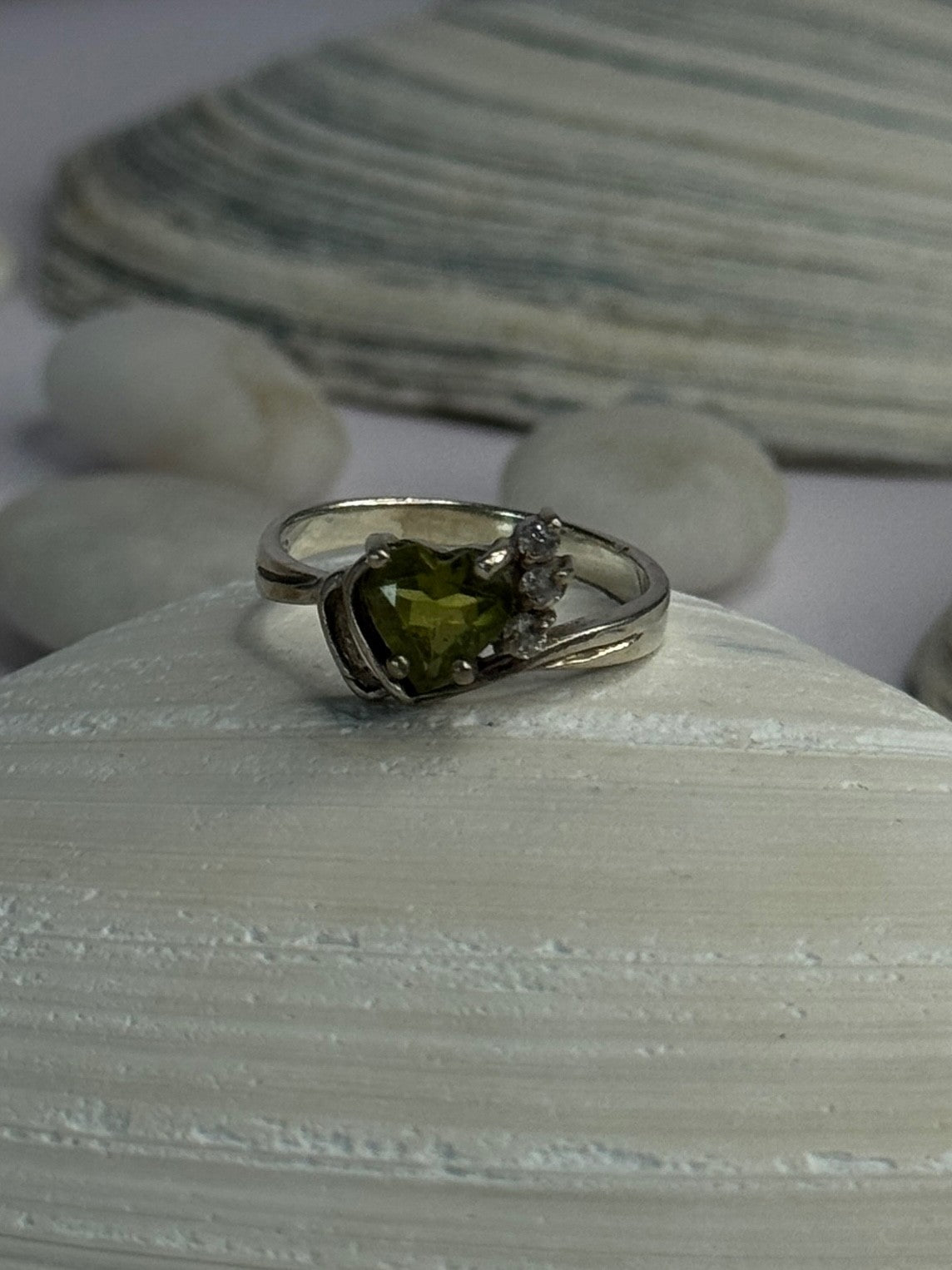 925 Sterling Silver Peridot Heart & Beryl Ring Size 8