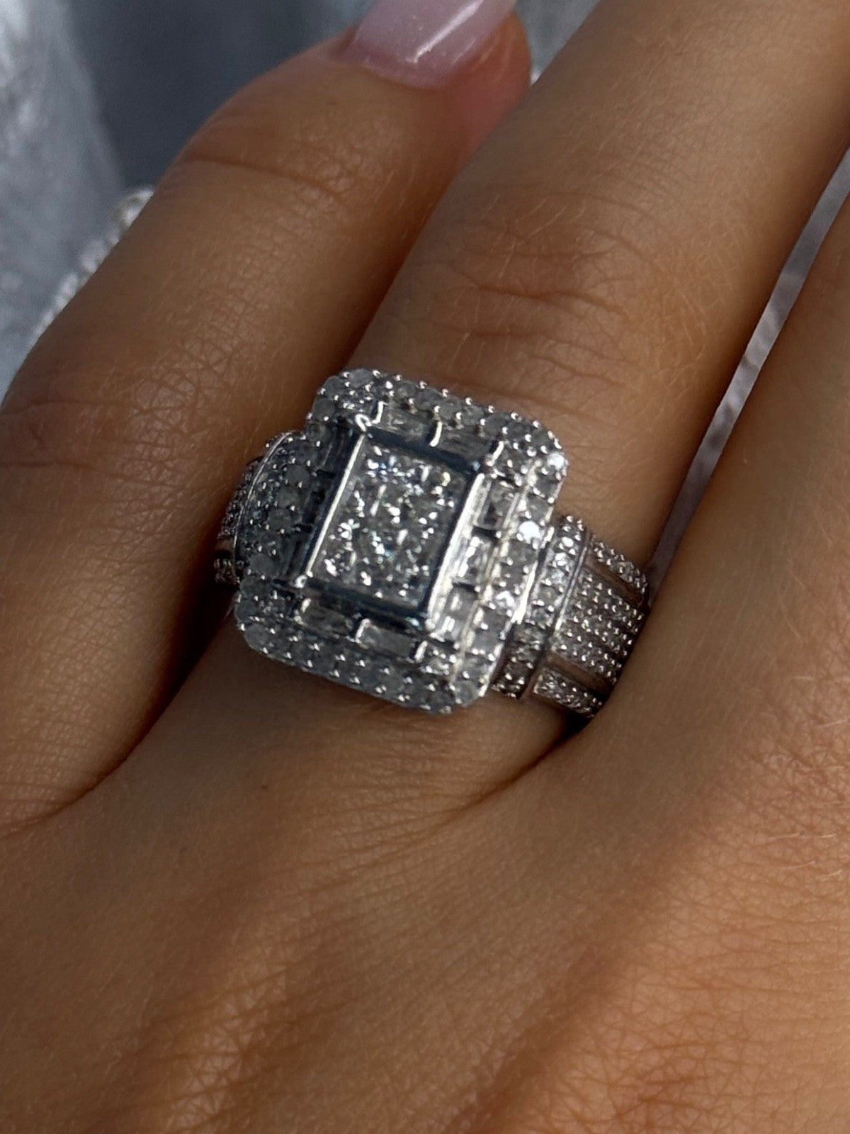 Elegant Design 925 Sterling Silver Beryl Ring Size 7
