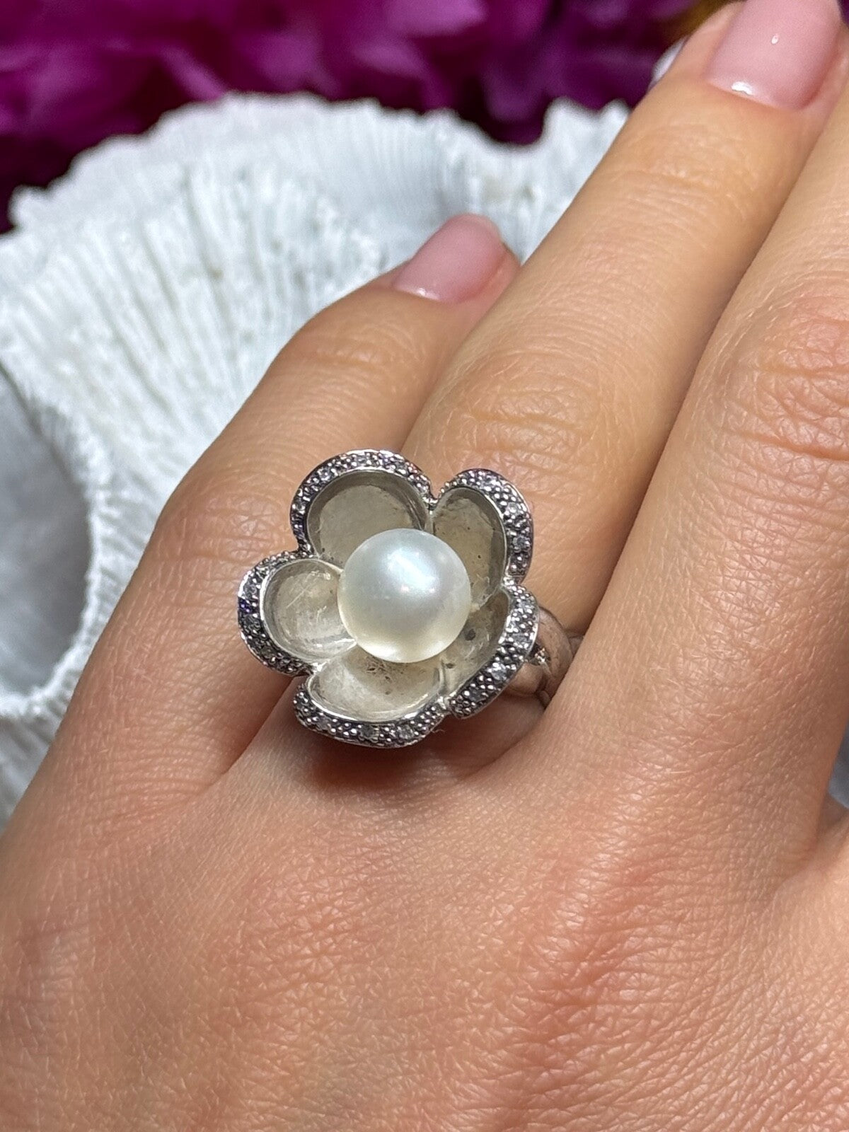925 Sterling Silver Pearl & White Sapphire "Flower" Ring Size 5.5