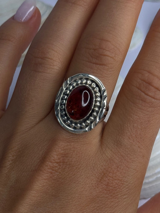 Vintage Design 925 Sterling Silver Amber Ring Size 9