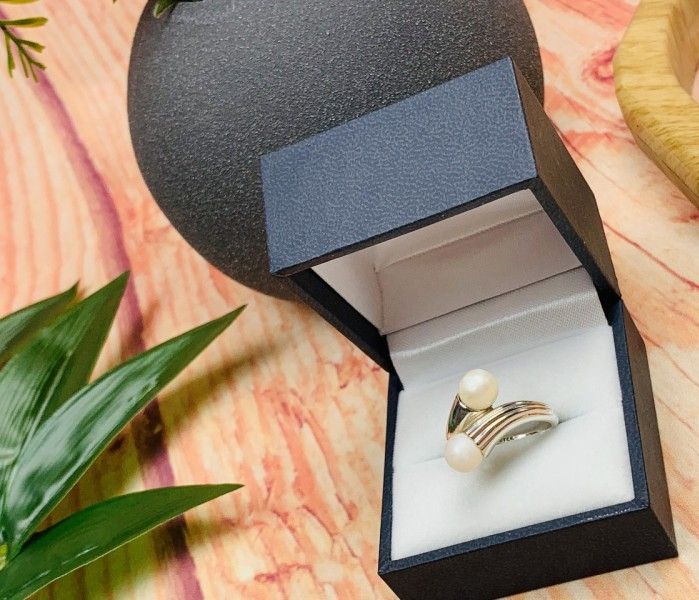 925 Sterling Silver Pearls Ring Size 7