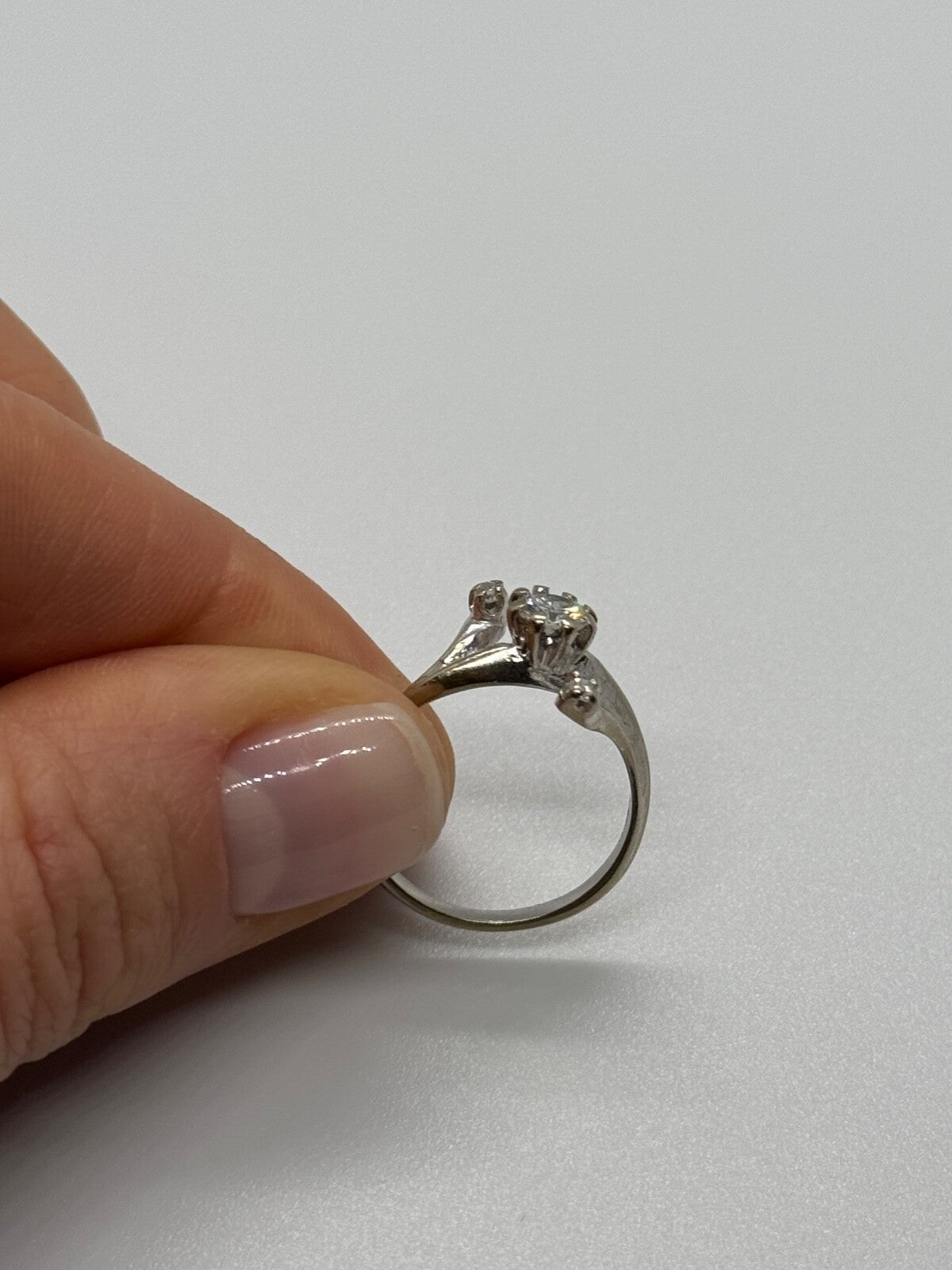 14K White Gold Diamonds Ring Size 5.5