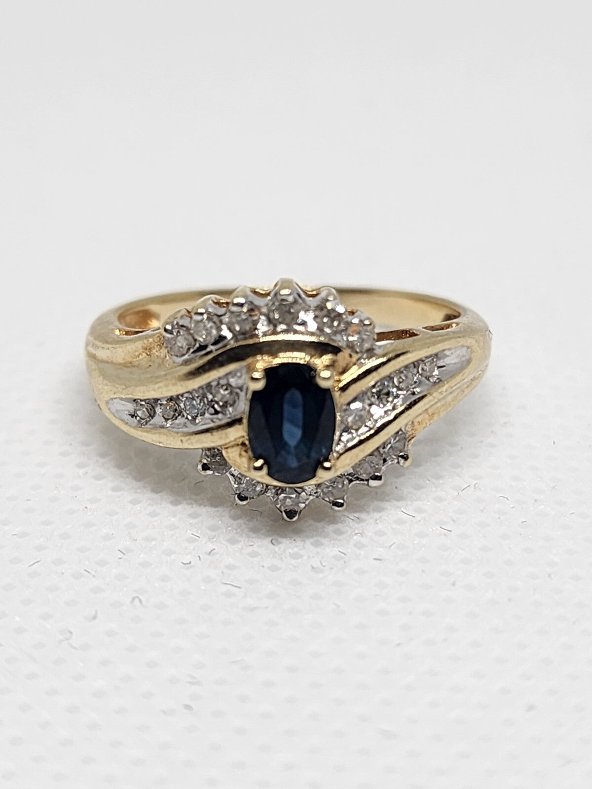 10K Yellow Gold Blue & White Sapphire Ring Size 6