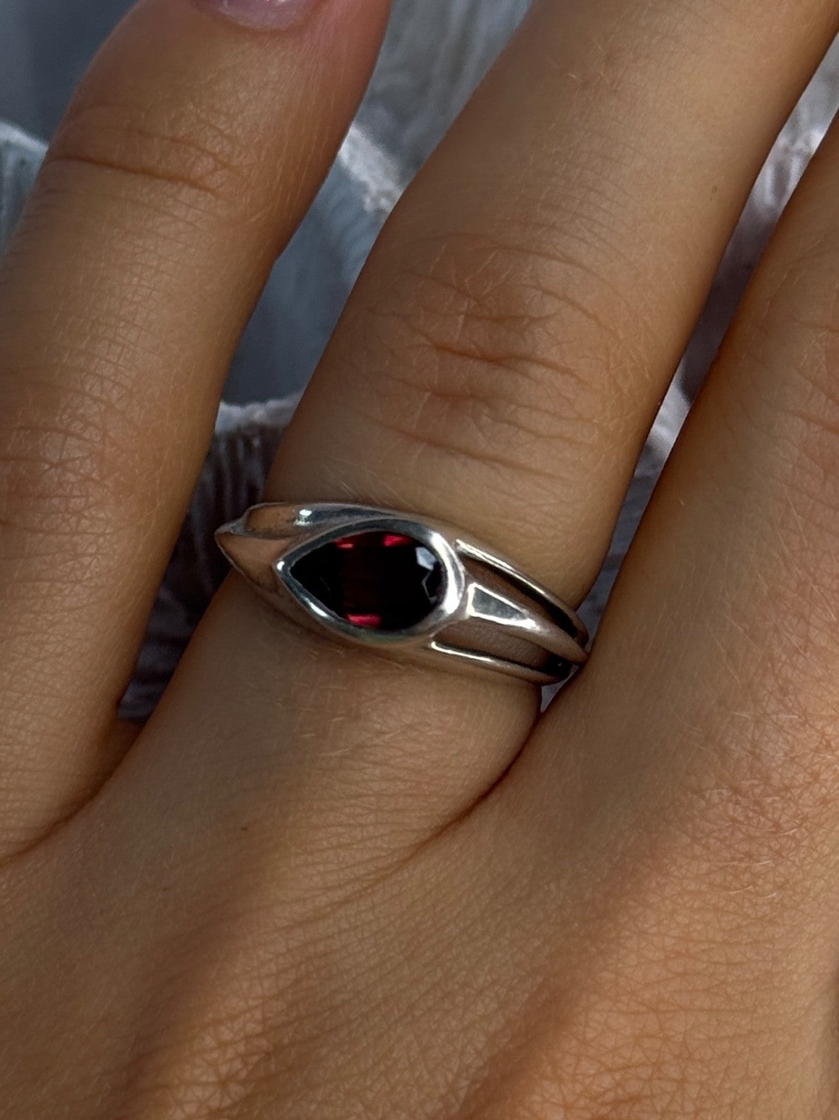 Kabana 925 Sterling Silver Garnet Ring Size 7