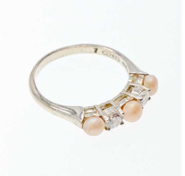 Avon 925 Sterling Silver Pearls & CZ Ring Size 7