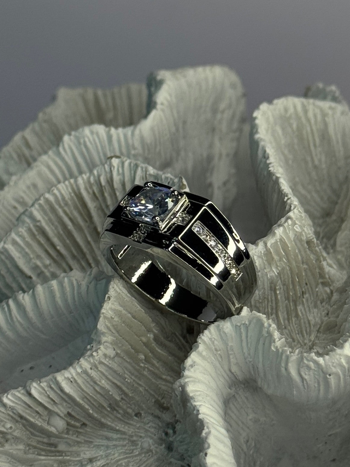 Mens 925 Sterling Silver CZ Ring Size 9.5