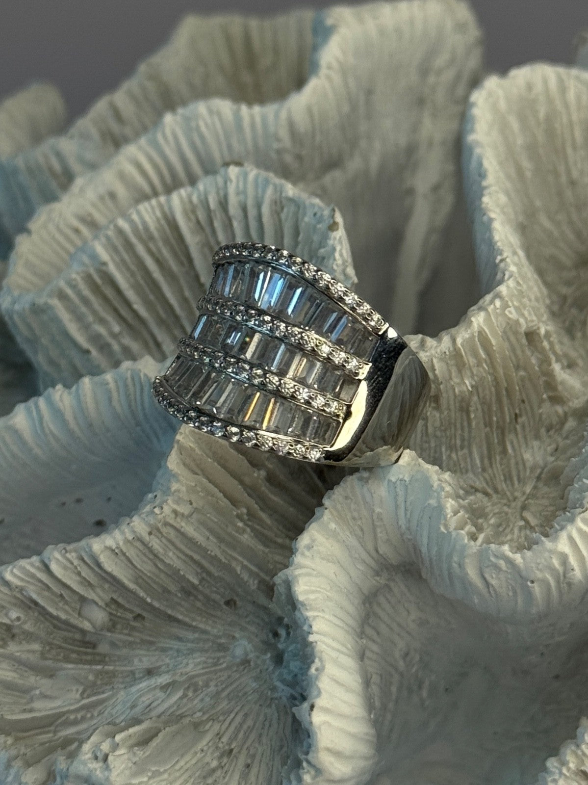 Elegant Design 925 Sterling Silver Cz Ring Size 9