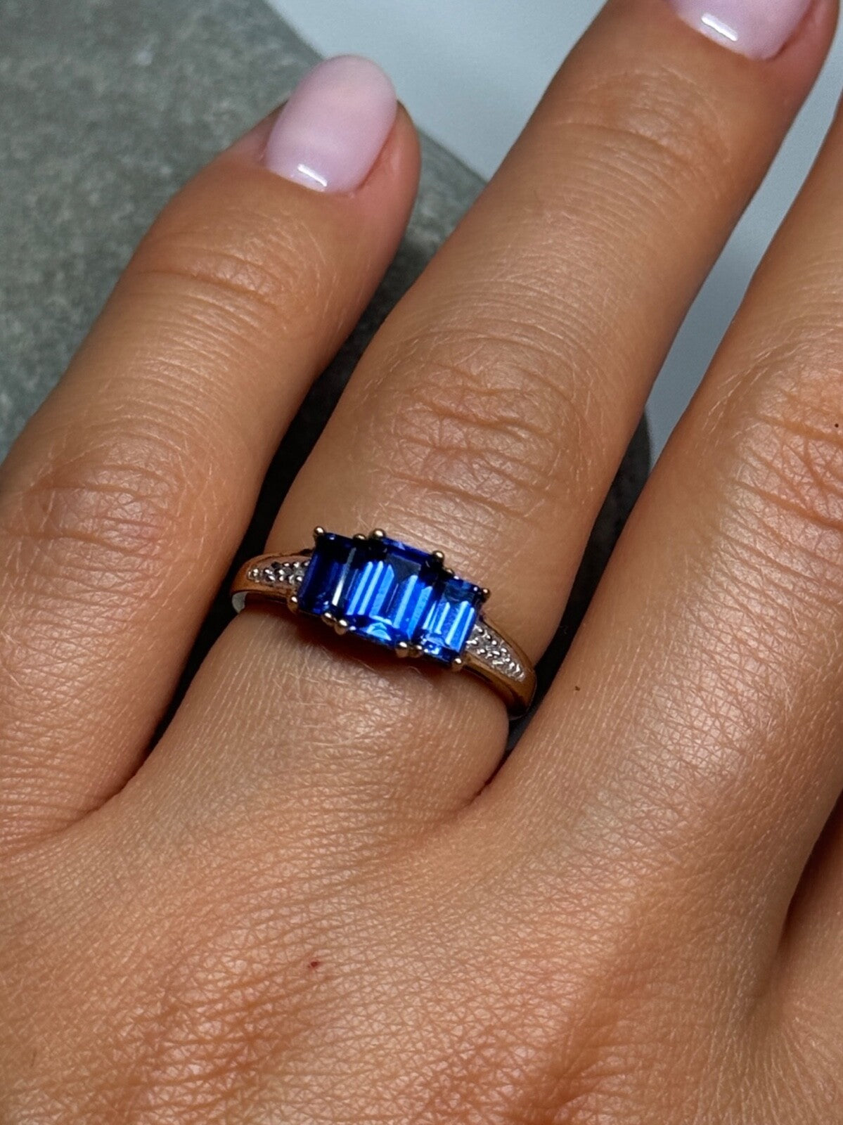 10K Yellow Gold Sapphire & Diamonds Ring Size 6