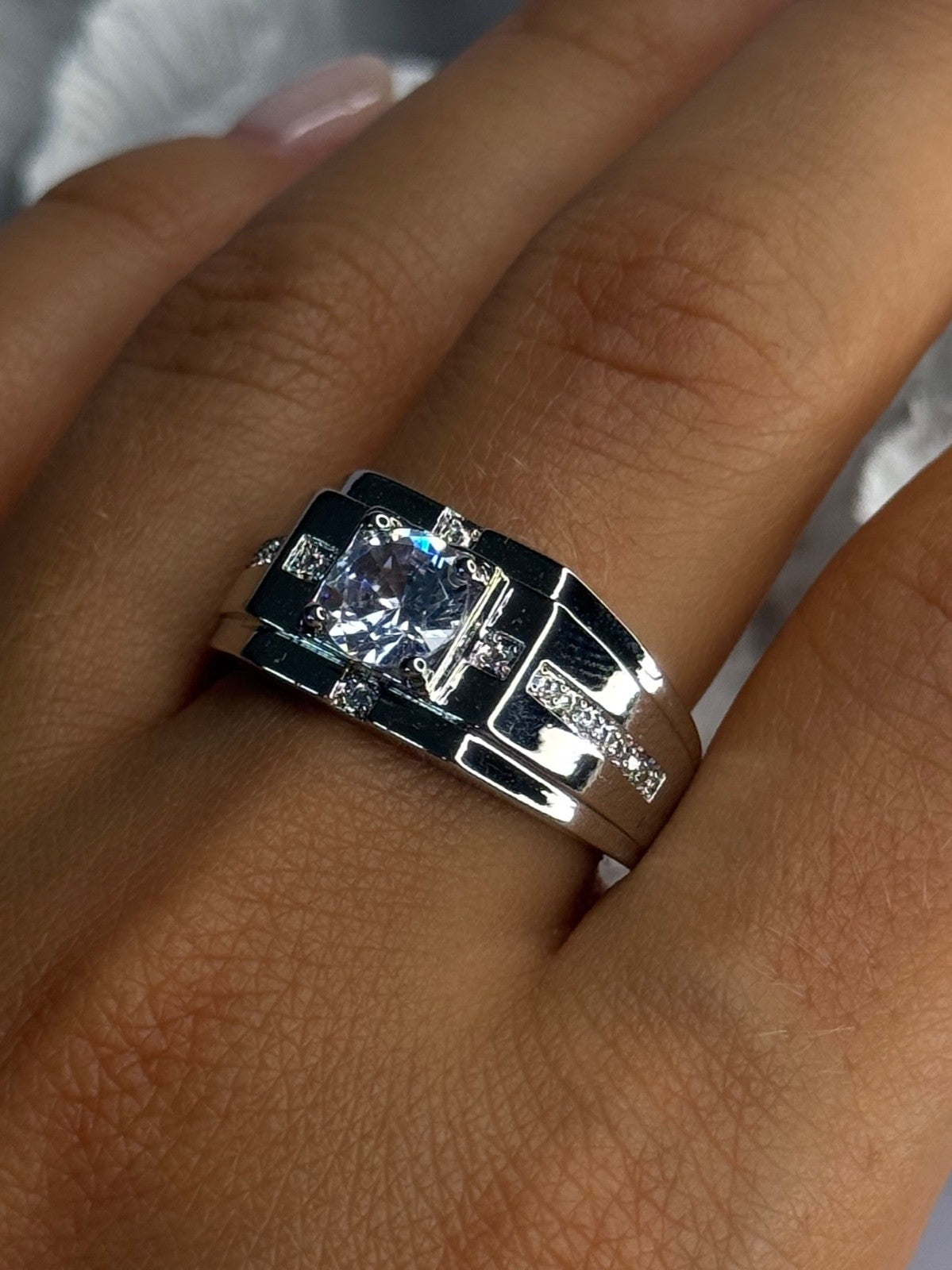 Mens 925 Sterling Silver CZ Ring Size 9.5