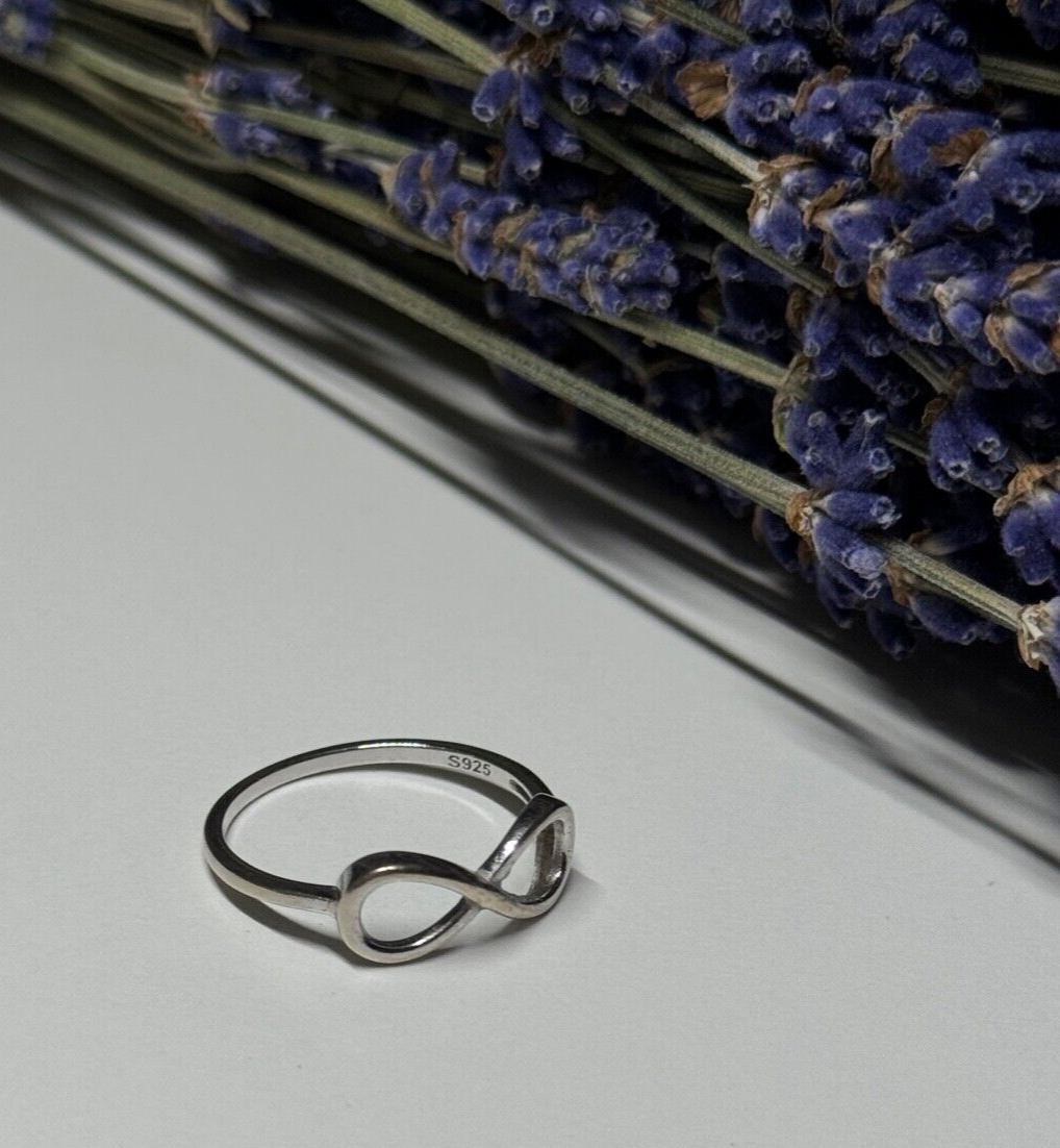 925 Sterling Silver Infinity Ring Size 8.5