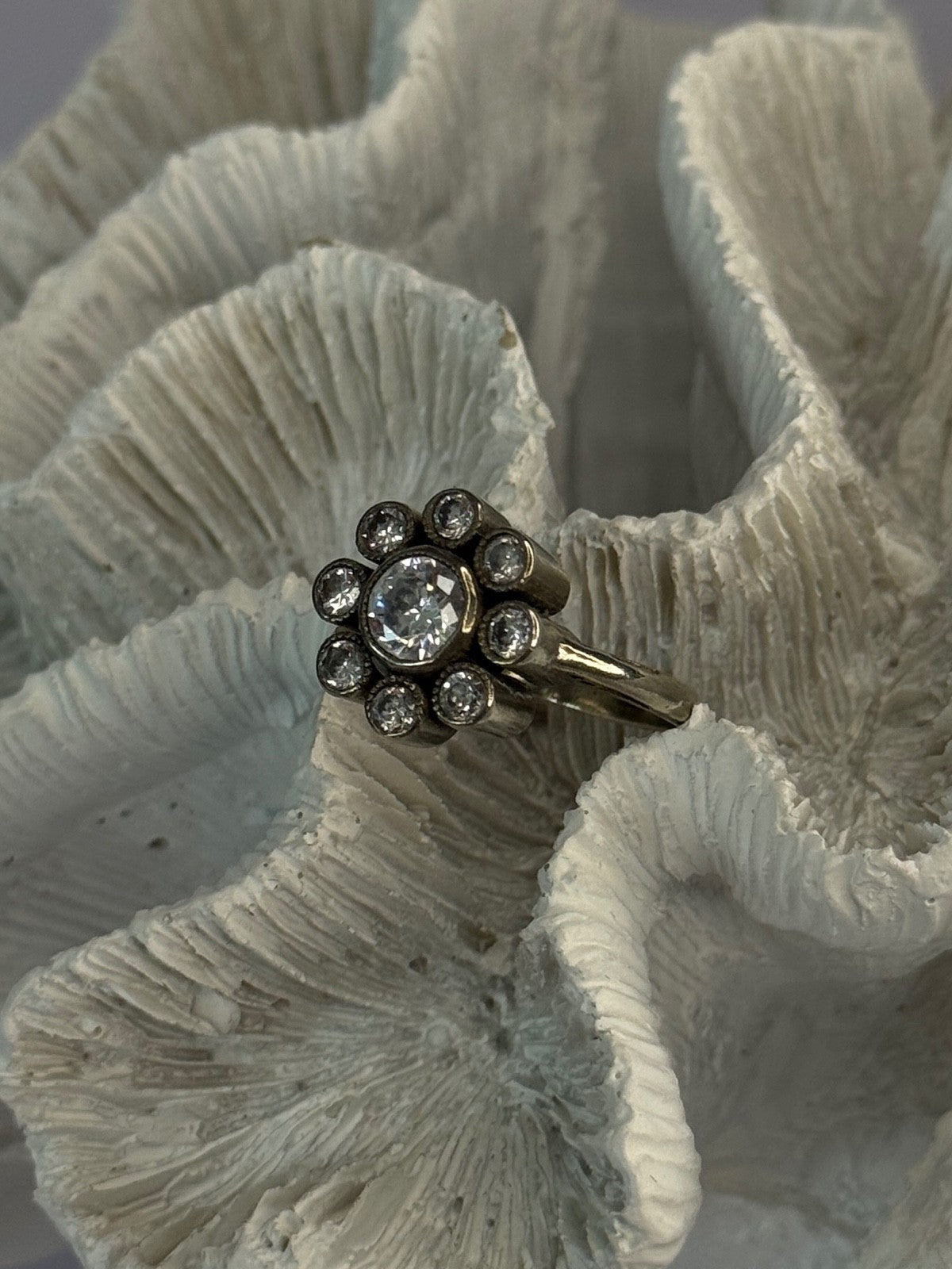 925 Sterling Silver CZ Flower Ring Size 9