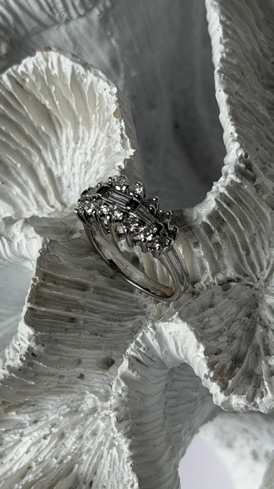 14K White Gold Diamond 0.80 carats Ring Size 4