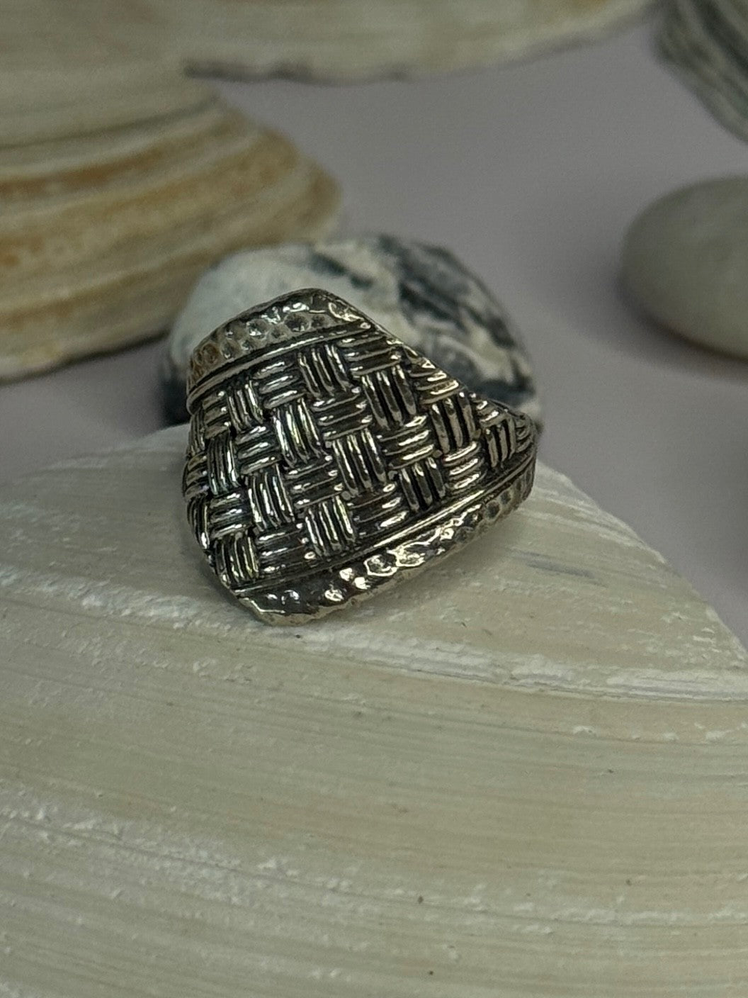 Classy Design 925 Sterling Silver Ring Size 8