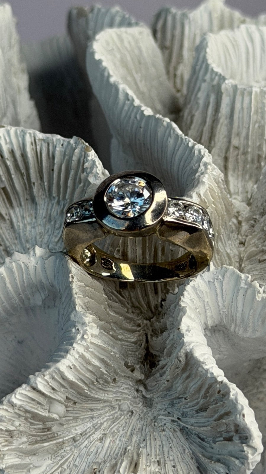 Elegant 925 Sterling Silver Cz Ring Size 8