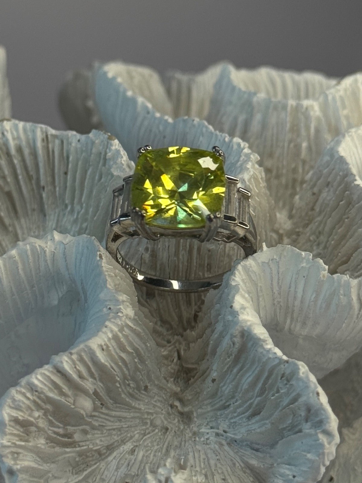 Shiny 925 Sterling Silver Cz Ring Size 7