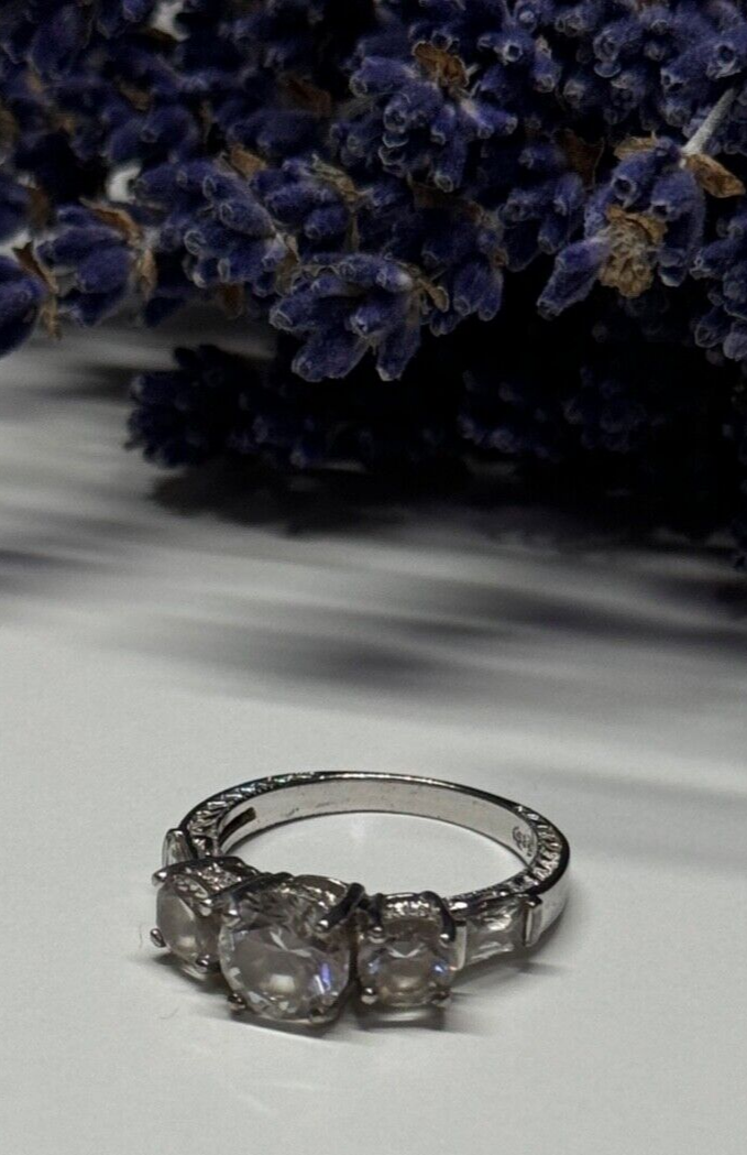 925 Sterling Silver CZ Ring Size 7.5