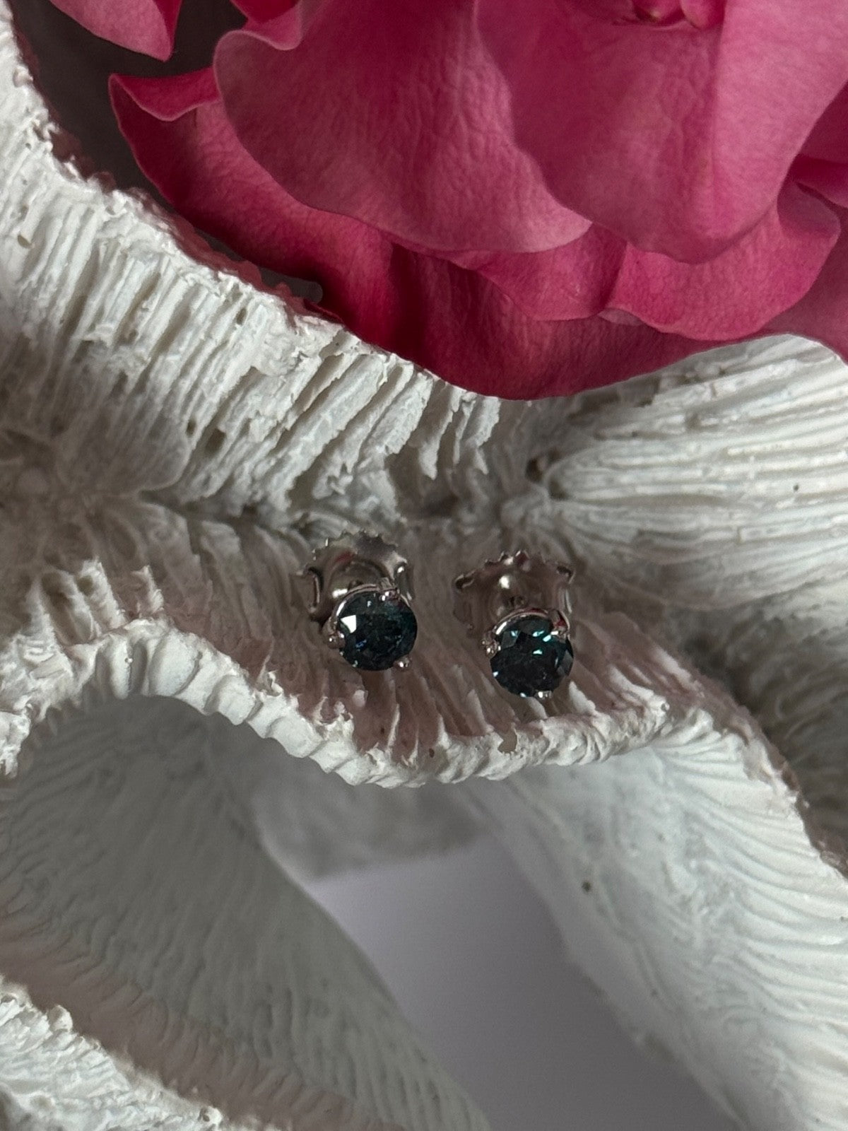 14K White Gold Blue Diamond 0.72 carat Stud Earrings
