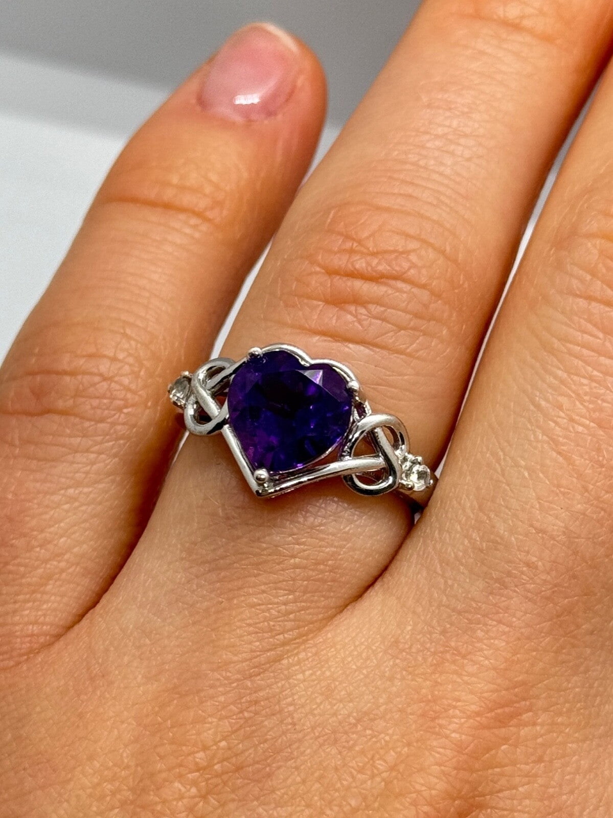 925 Sterling Silver Amethyst & Goshenite Heart Ring Size 6