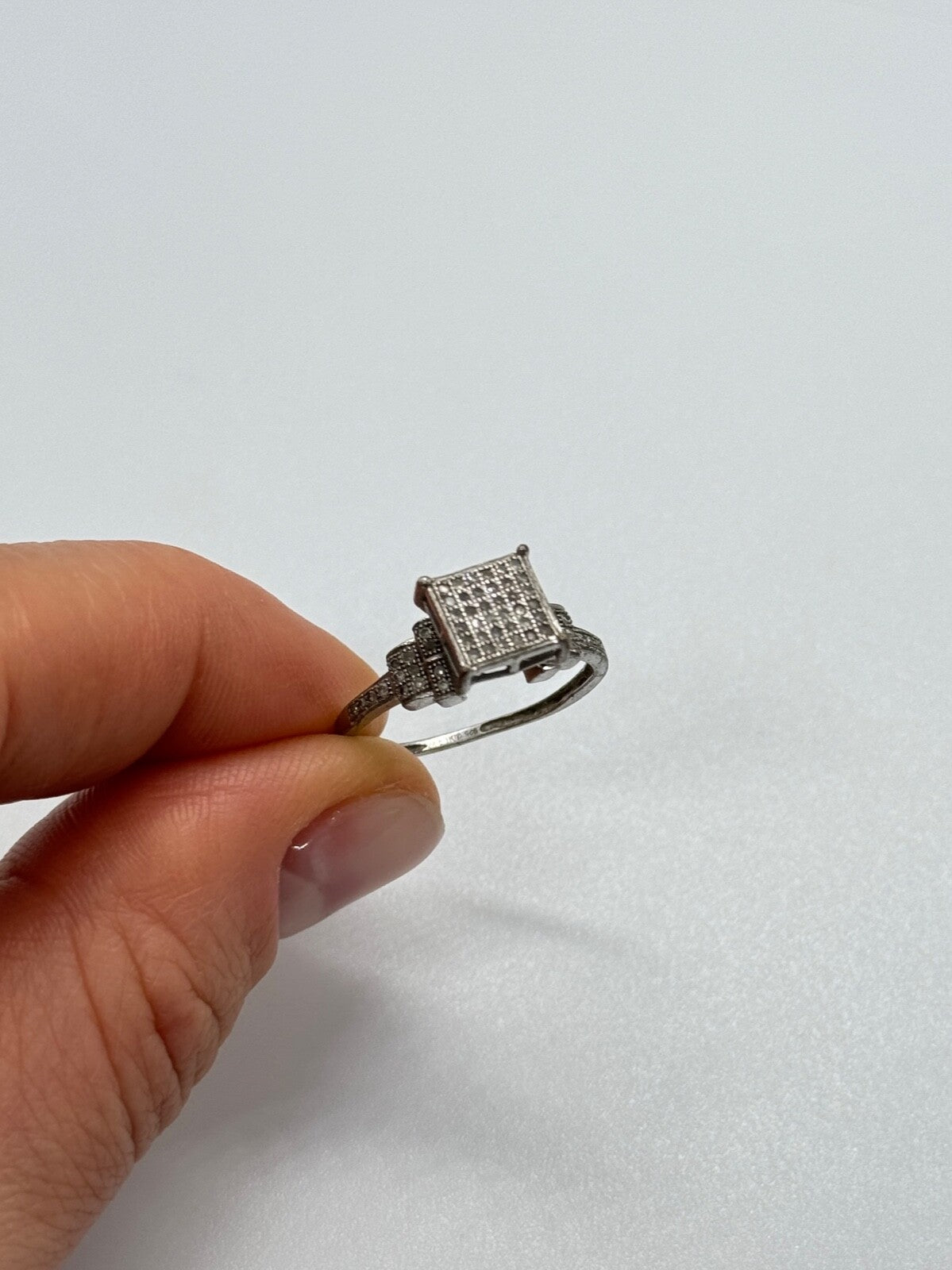 925 Sterling Silver CZ Ring Size 6