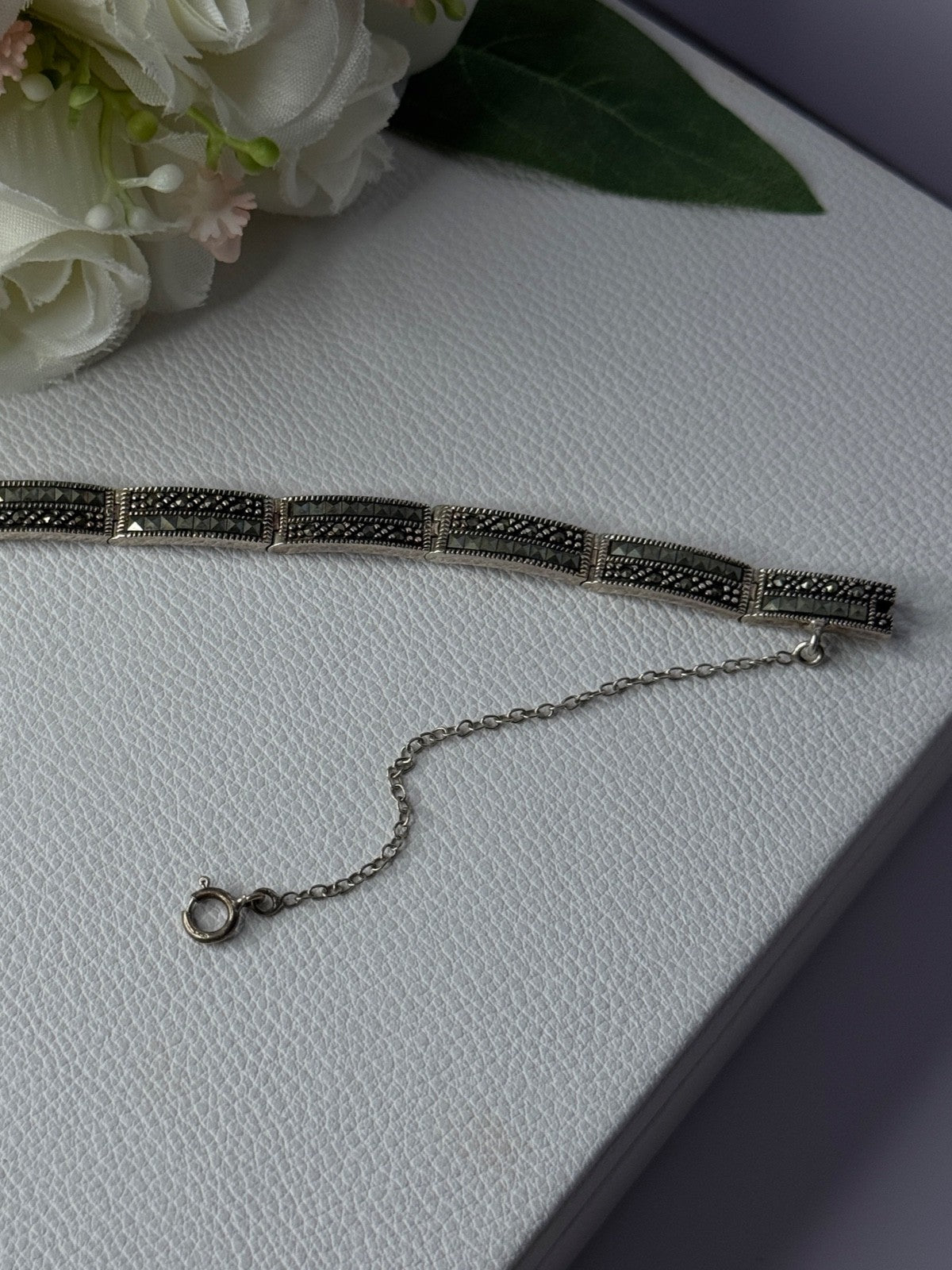 Elegant 925 Sterling Silver Marcasite Bracelet Length 8 Inch