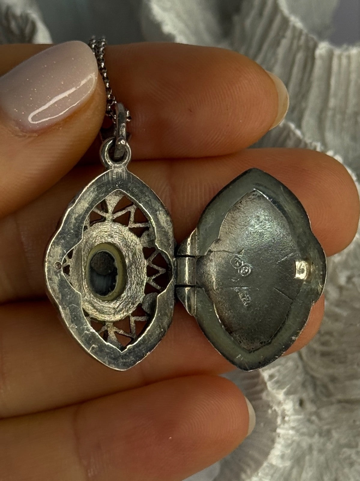 Vintage 925 Sterling Silver Open Locket Onyx & Marcasites Necklace 18 Inch
