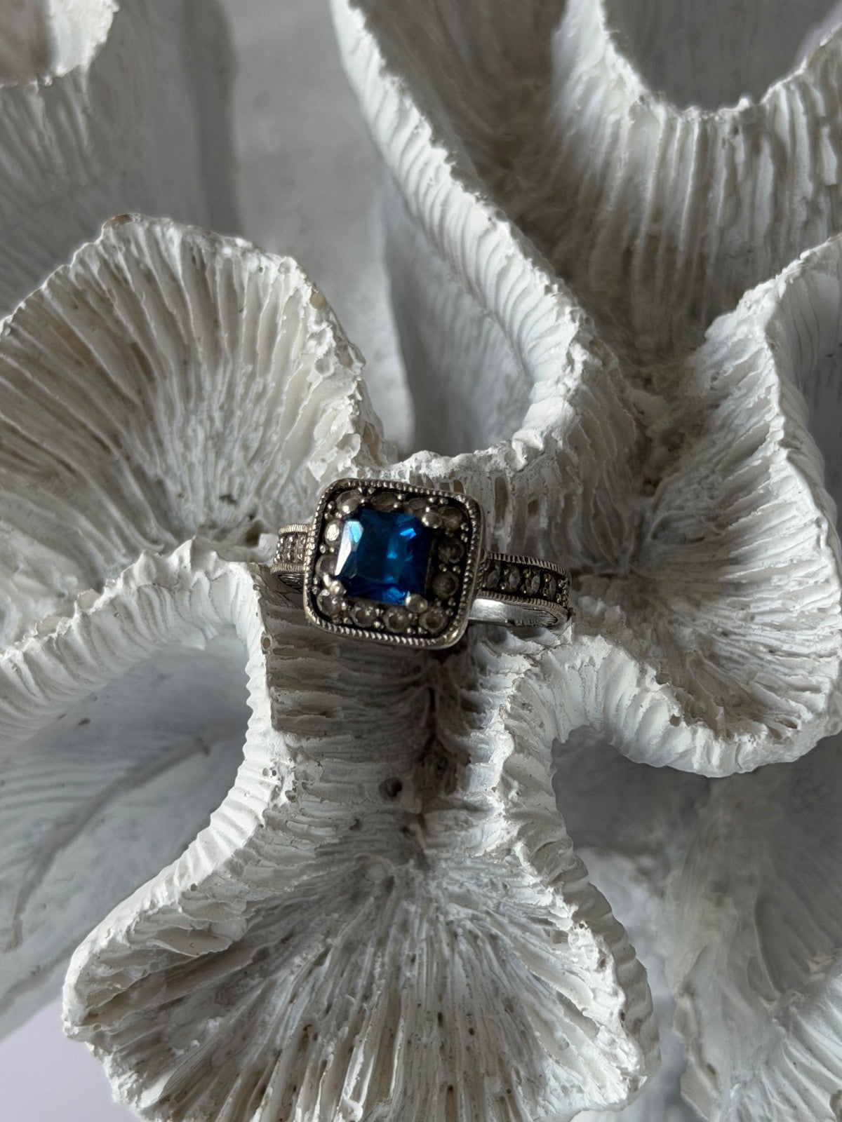 Vintage 925 Sterling Silver Blue & White Spinel Ring Size 6