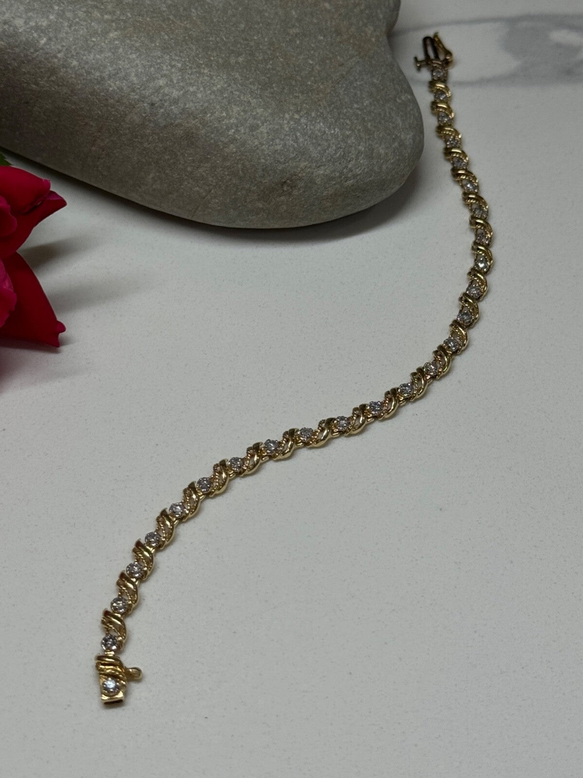 14K Yellow Gold Elegant Bracelet Diamonds Length 7 Inch