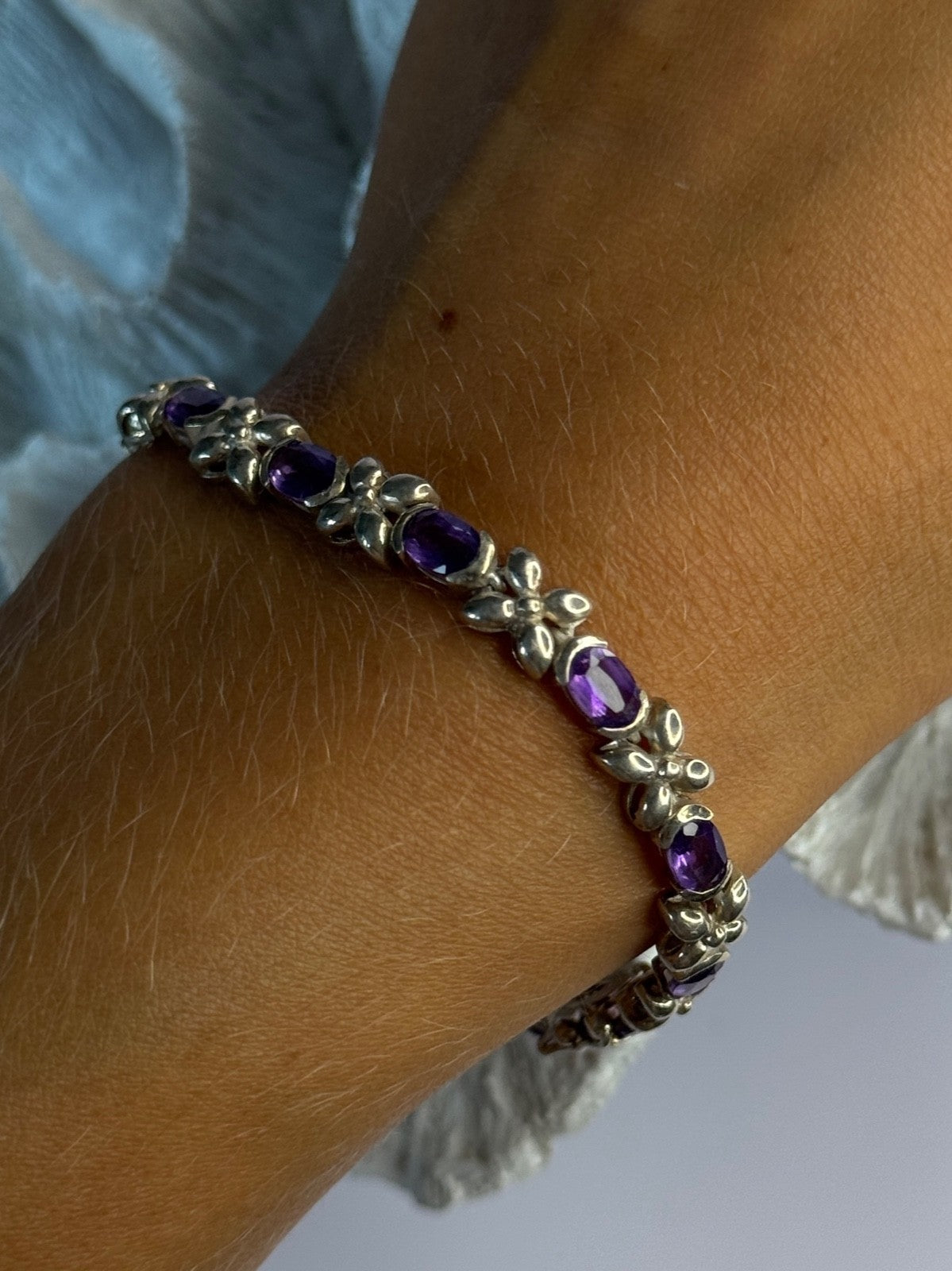 Lovely 925 Sterling Silver Amethyst Bracelet Length 7