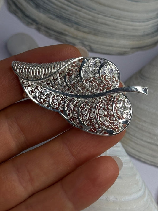 Elegant Design Germany 925 Sterling Silver Leaf Brooch Length 1.10 Inch