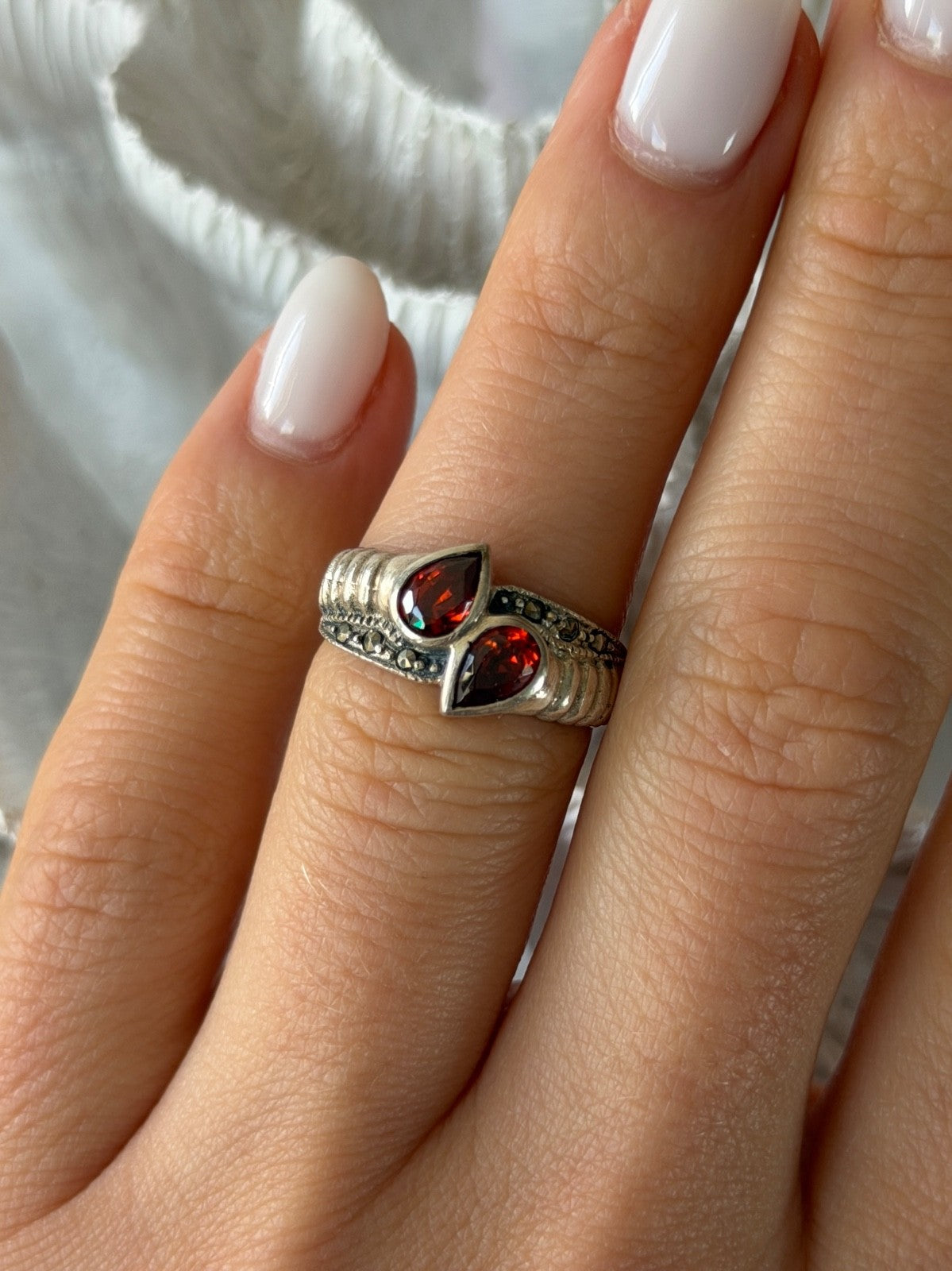 Vintage 925 Sterling Silver Garnet & Marcasite Ring Size 6