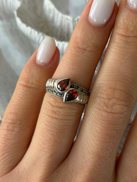 Vintage 925 Sterling Silver Garnet & Marcasite Ring Size 6