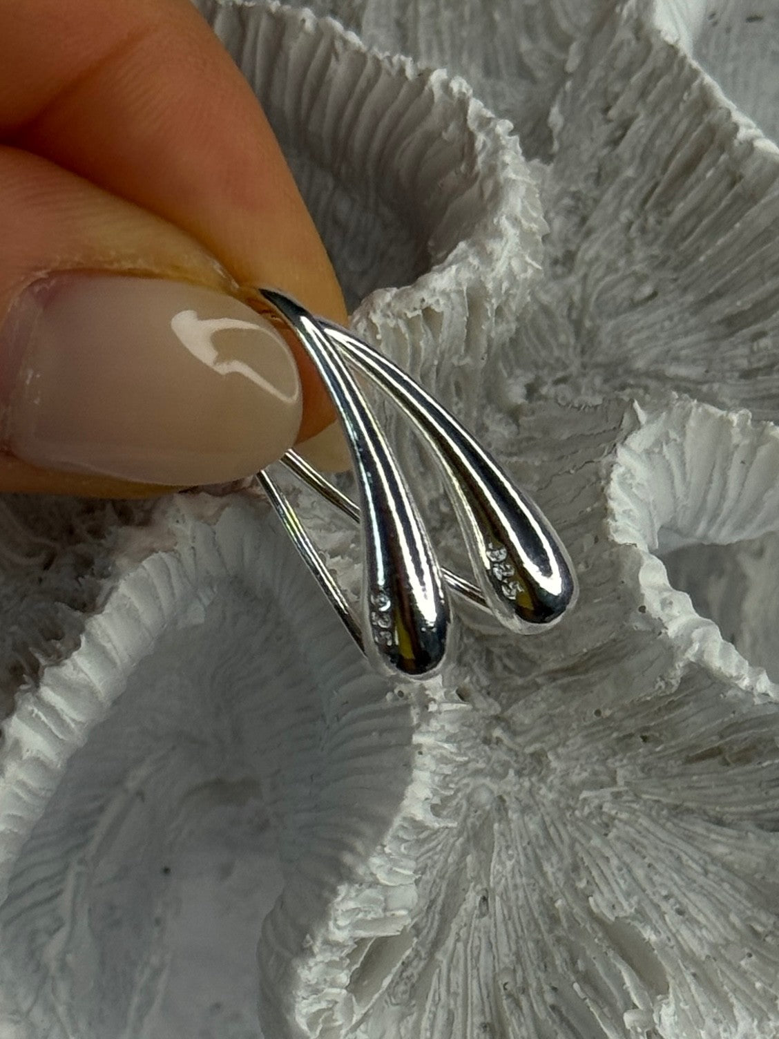 Elegant Design 925 Sterling Silver Earrings Length 1 Inch