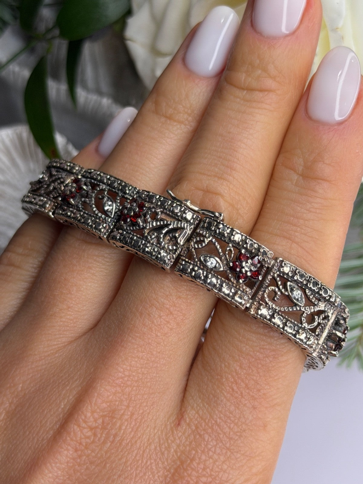 925 Sterling Silver Garnet & Beryl Flowers Bracelet Size 7