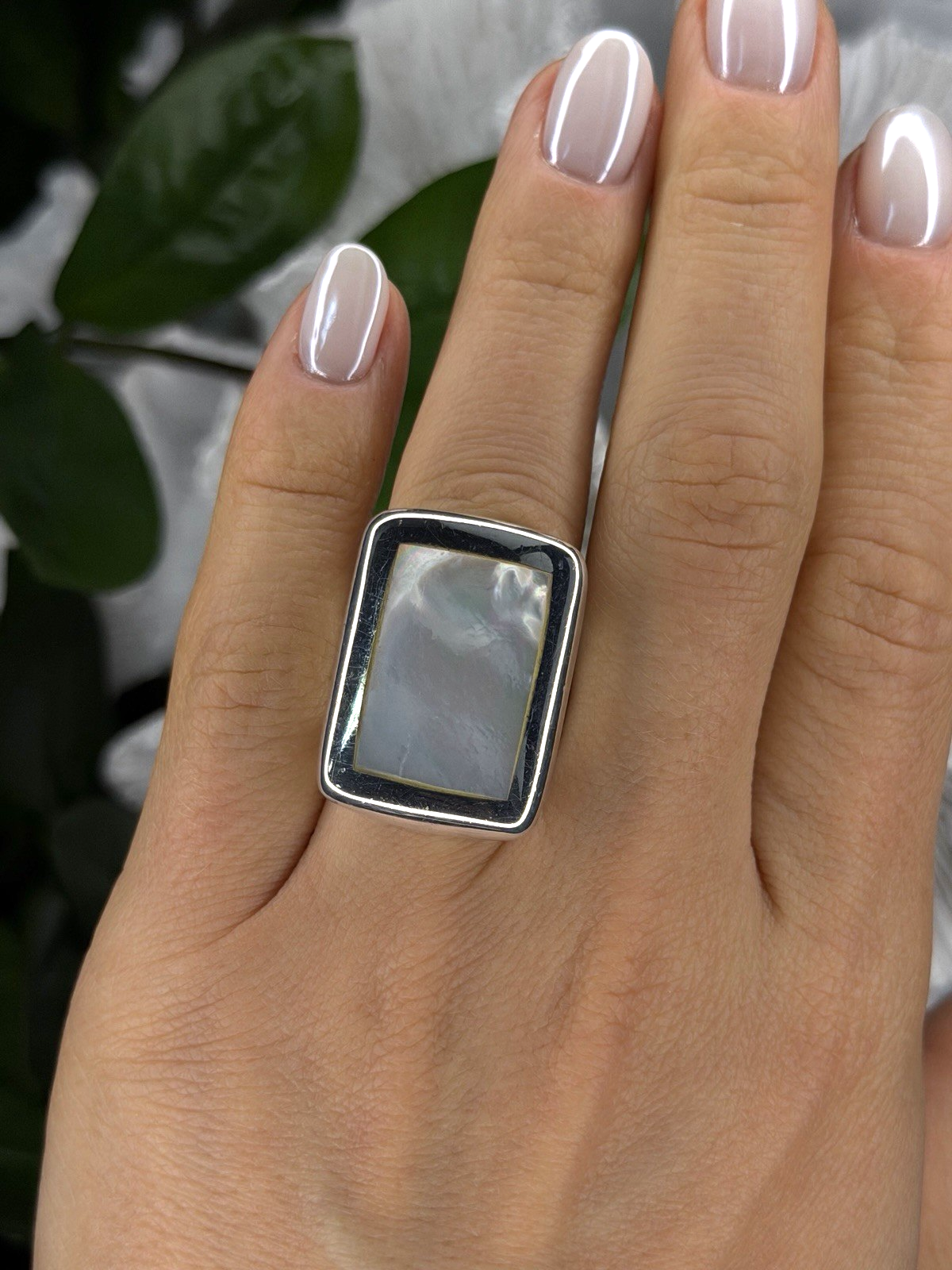 Elegant 925 Sterling Silver White Abalone Mother of Pearl Ring Size 7