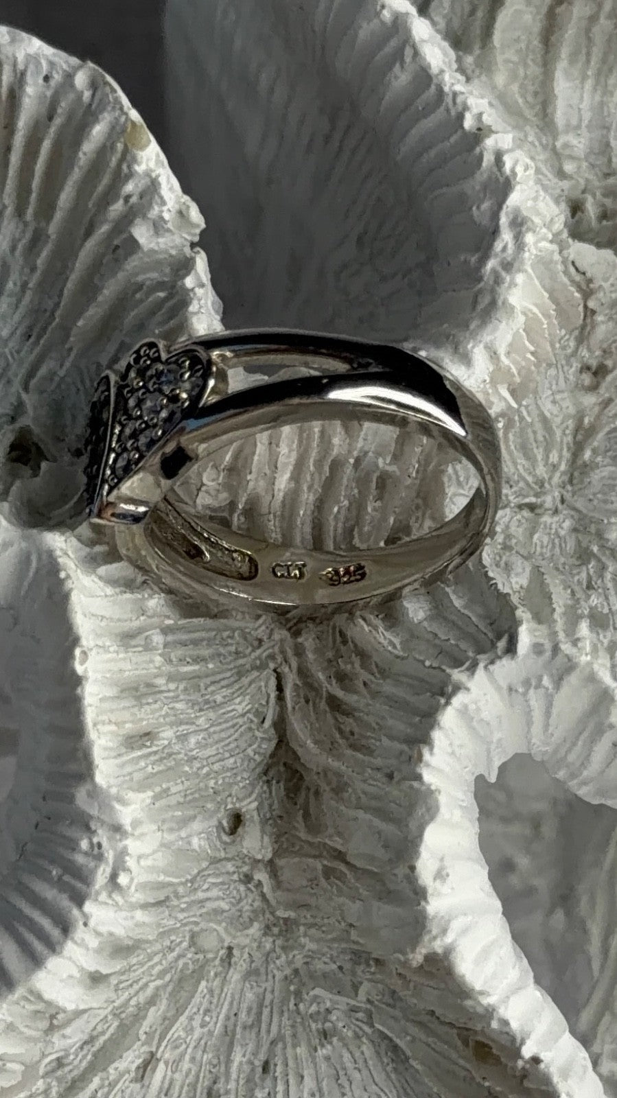925 Sterling Silver Black & White Spinel Hearts Ring Size 6