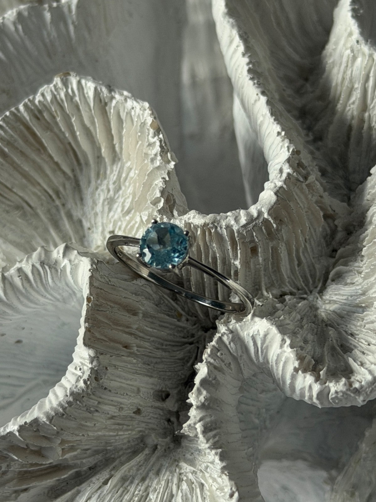 925 Sterling Silver Blue Topaz Ring Size 9