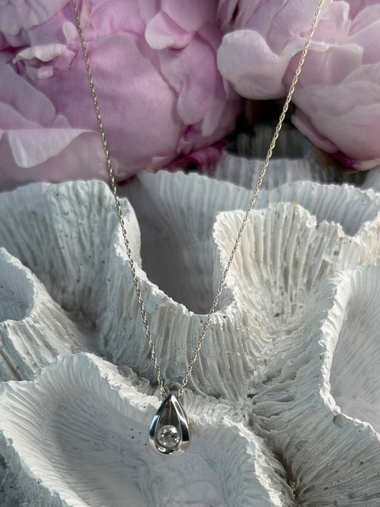 Elegant 14K White Gold Diamond 0.25 ct Necklace