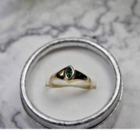 14K Yellow Gold Emerald Ring Size 10.5