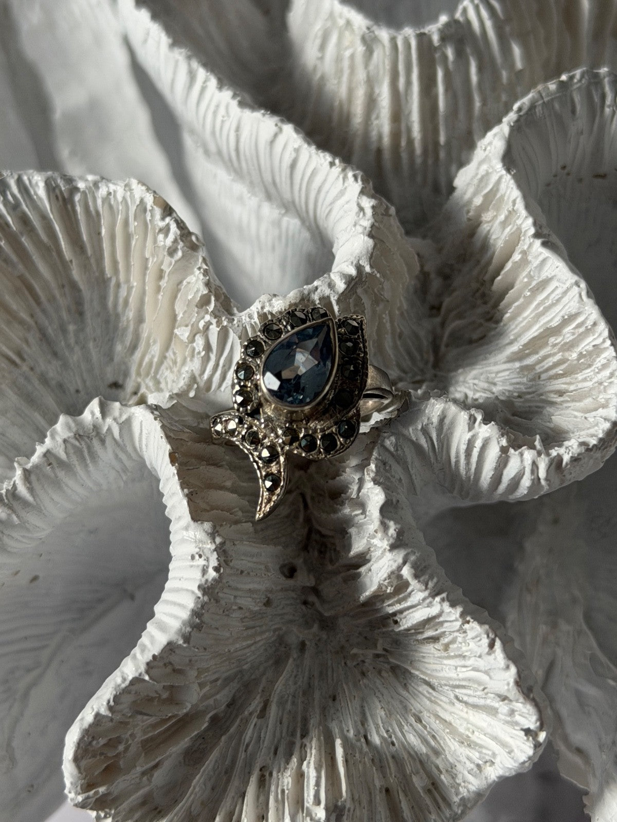 925 Sterling Silver Blue Topaz & Marcasite Ring Size 4