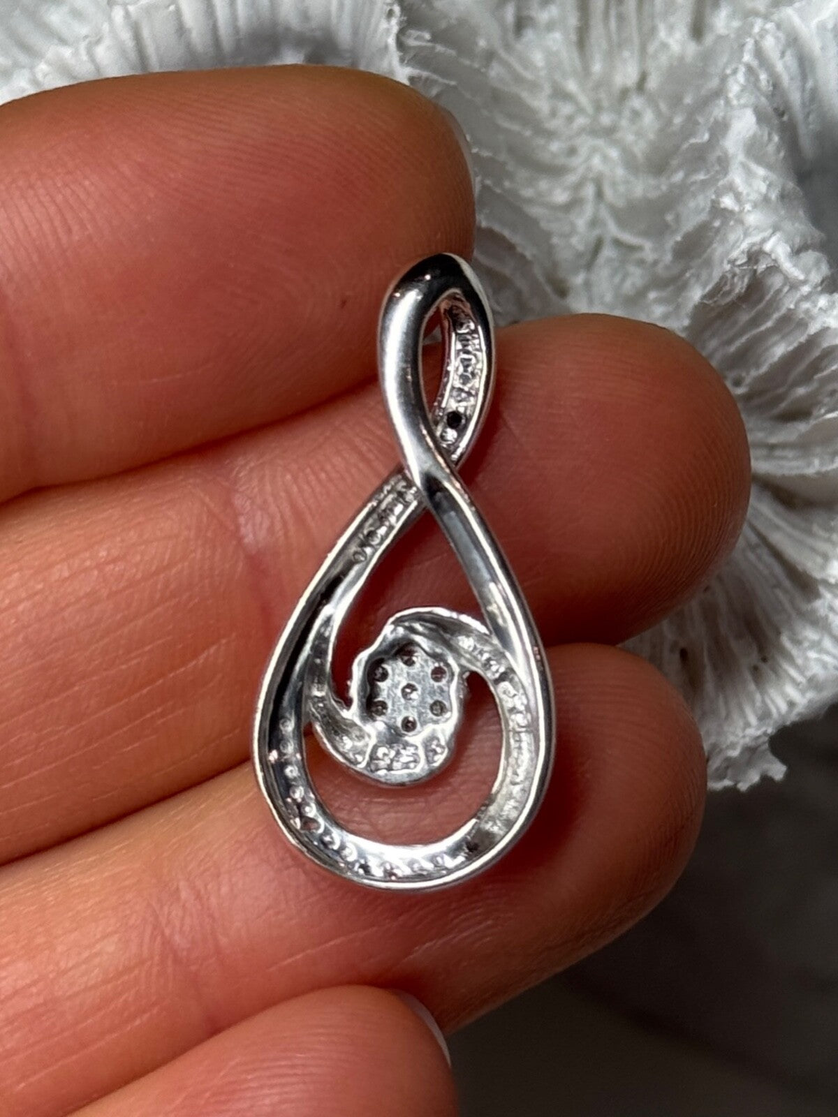 925 Sterling Silver White & Blue Topaz Pendant Length 1.1 Inch