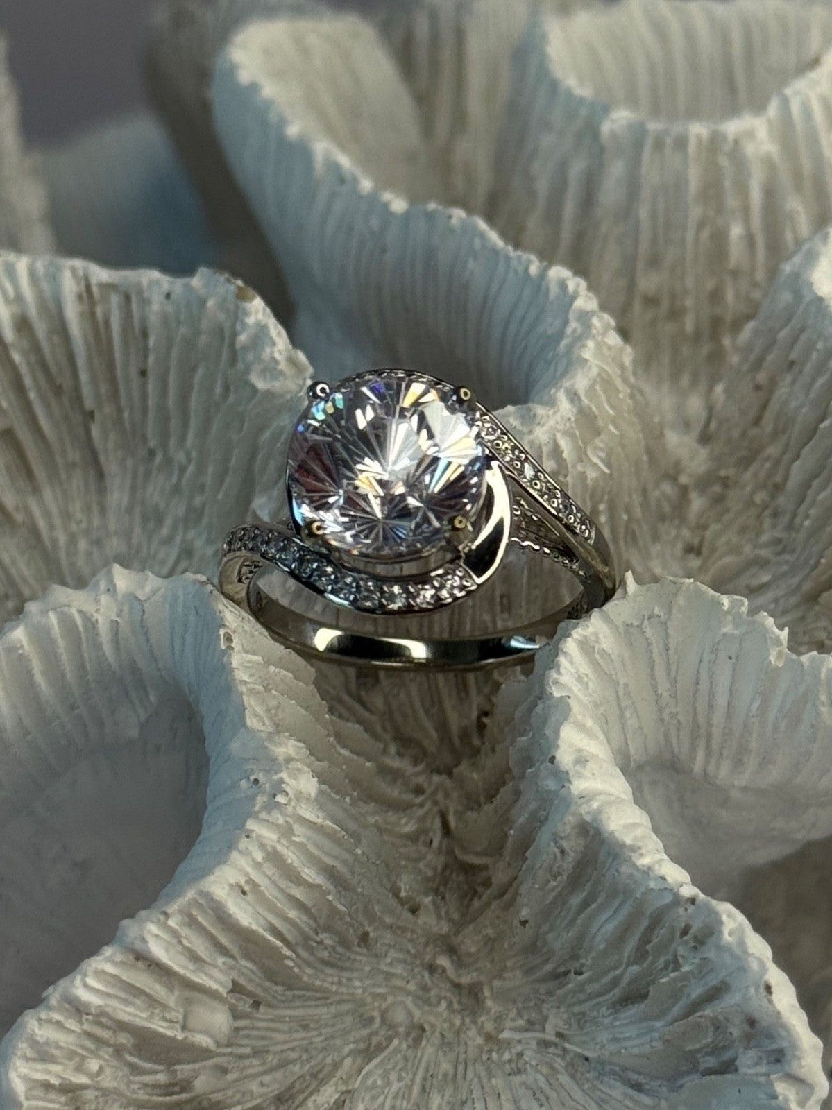 Shiny 925 Sterling Silver Cz Ring Size 8