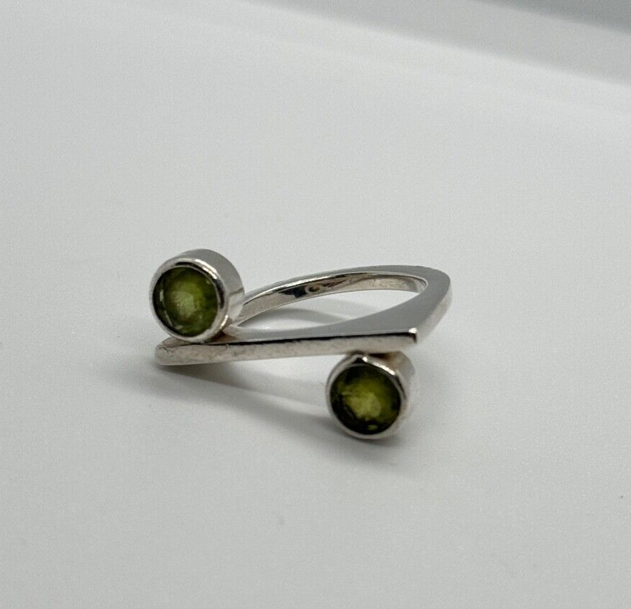 925 STERLING SILVER PERIDOT RING SIZE 5.5