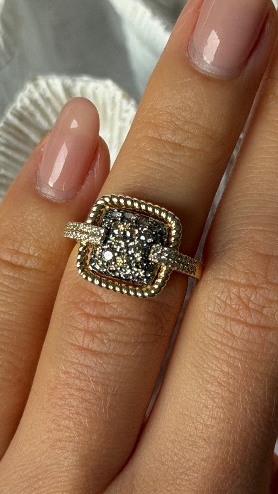 14K Yellow Gold Chocolate 1 ct & White 0.12 ct Diamond Ring Size 5.5