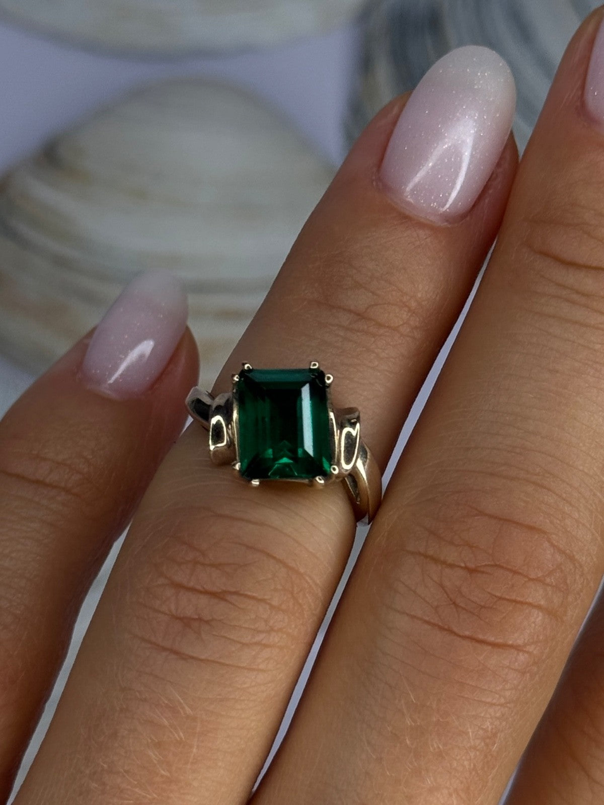 10K Yellow Gold Emerald Ring Size 4