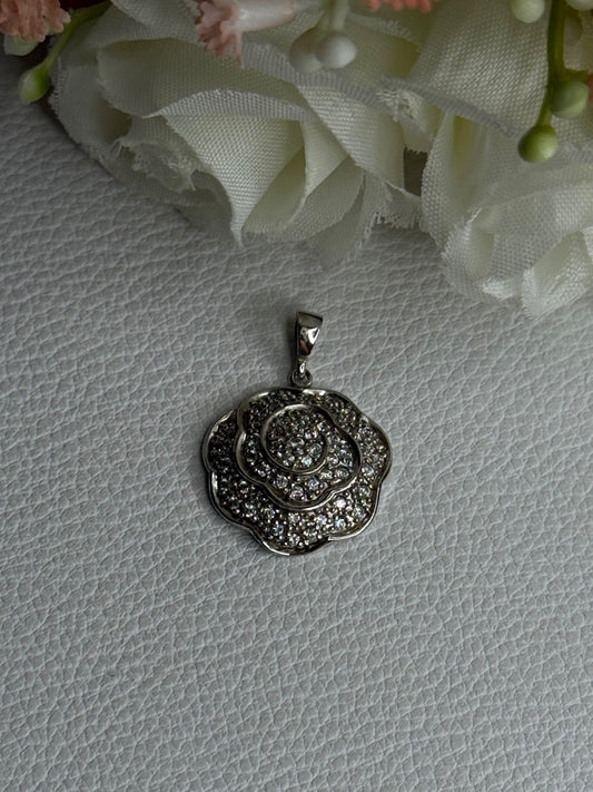 Lovely Flower 925 Sterling Silver Beryl Pendant Length 1 Inch