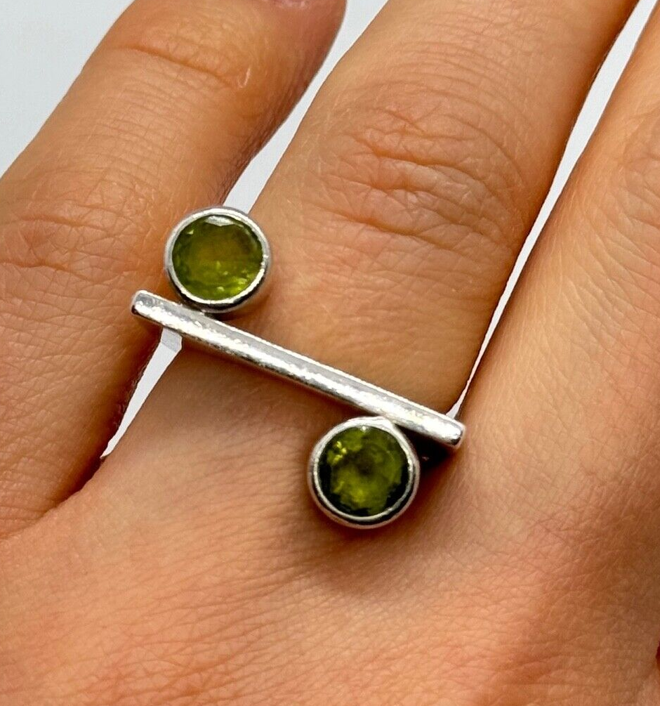 925 STERLING SILVER PERIDOT RING SIZE 5.5