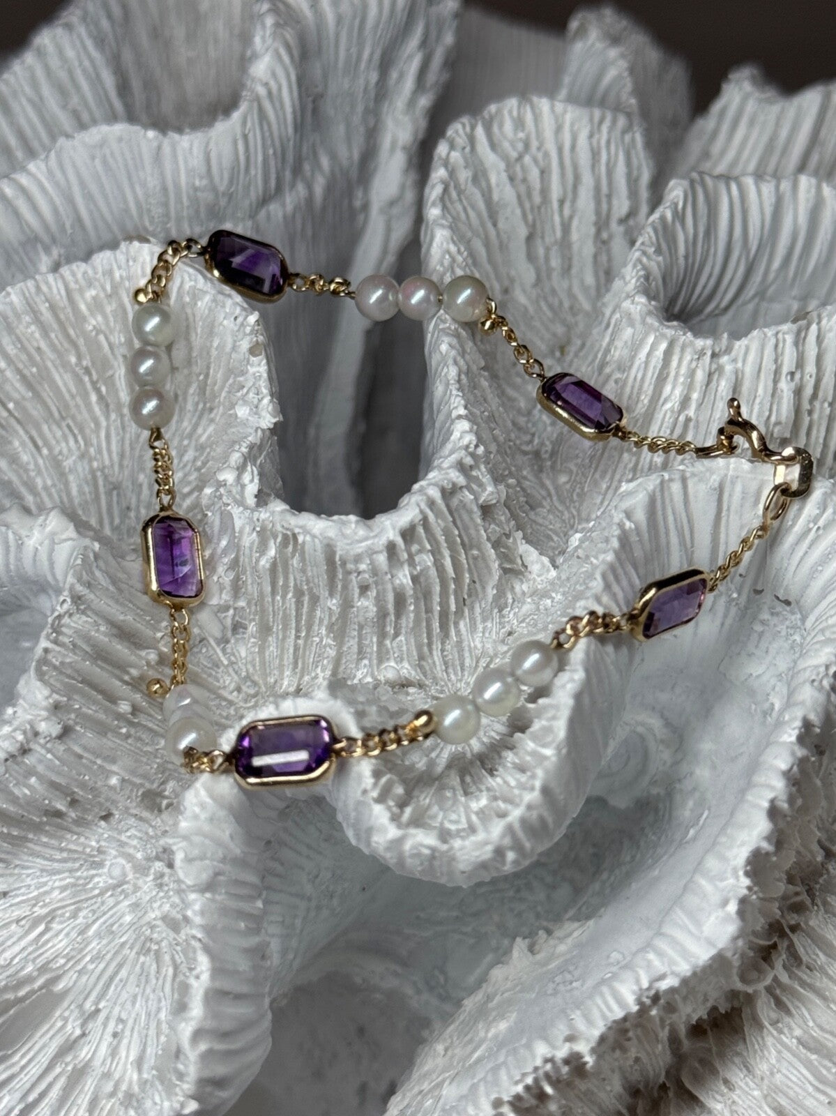 14K Yellow Gold Amethyst & Pearls Bracelet Length 7