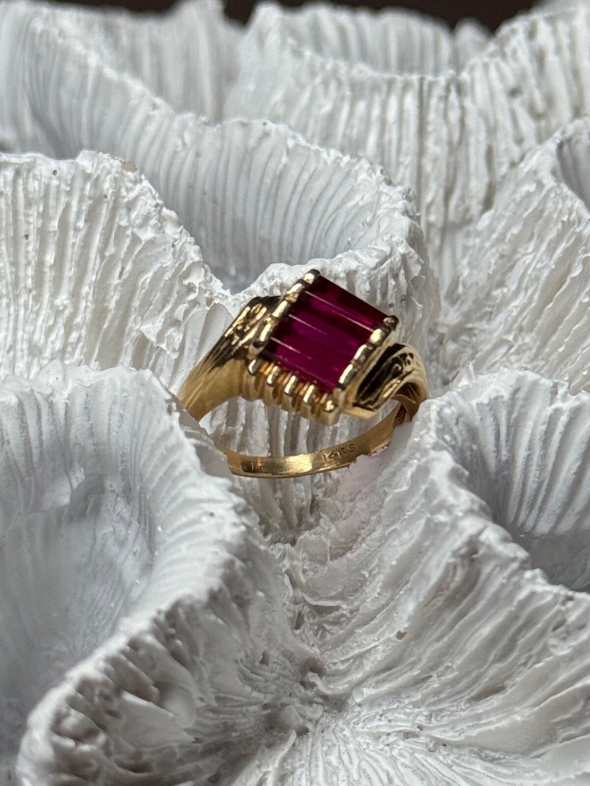 14K Yellow Gold Ring Ruby Size 2.5